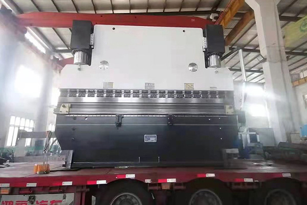 南京某金屬加工廠購(gòu)買(mǎi)折彎?rùn)C(jī) 